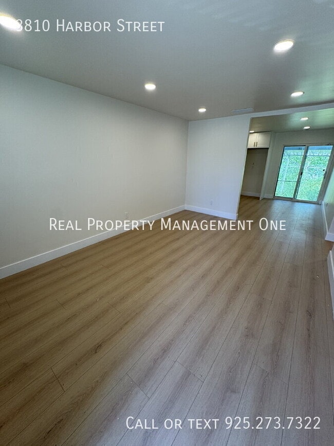 Photo - 3810 Harbor St