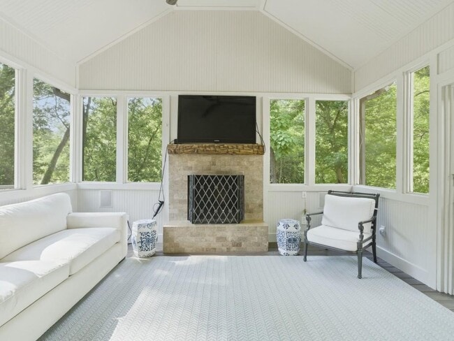 Photo - 1350 Battleview Dr NW