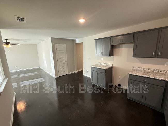 Photo - 2860 Nathan Ave