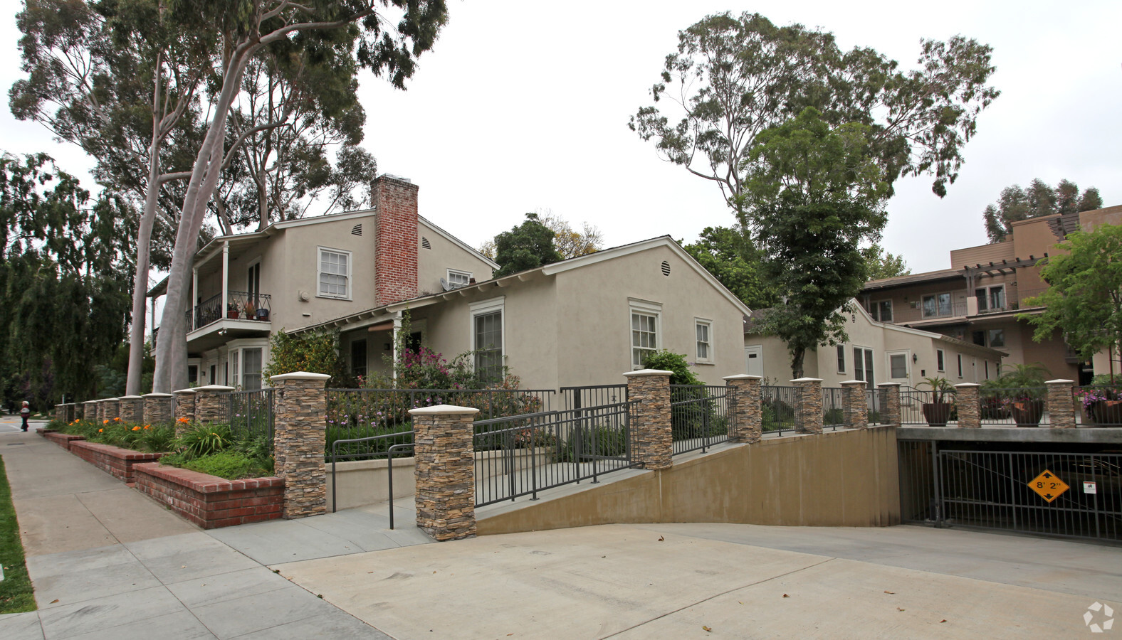 Photo - Del Mar Gardens Apartments