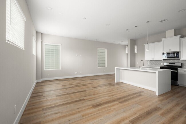 Photo - 8118 Esther Acres Ln