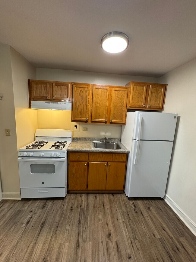 Photo - 4950-4956 S Prairie Ave