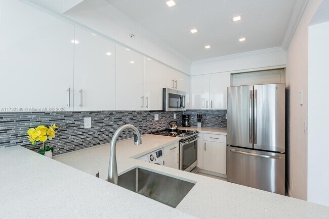 Photo - 2501 S Ocean Dr Unidad 1012(available NOW)