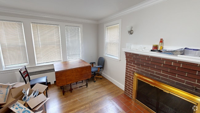 Building Photo - 25 Greycliff Rd Unit 1 Rental