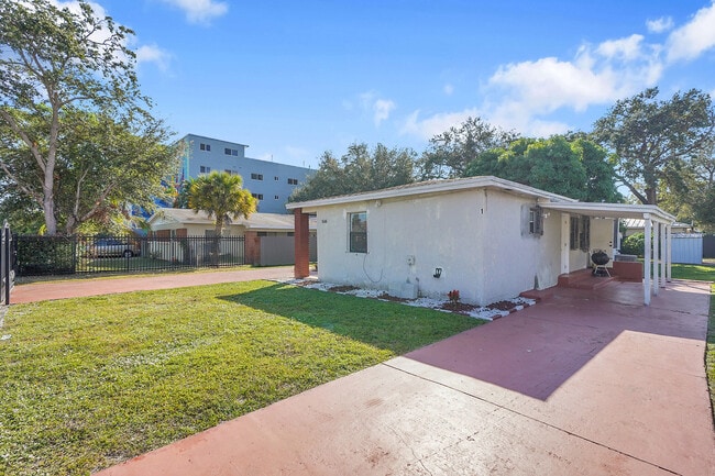 Photo - 1646 NE 150th St Unit 1