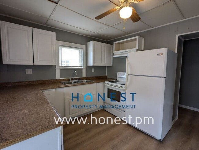 Building Photo - 36 Monroe St Unit 1