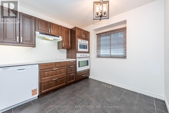 Photo - 6855 Glen Erin Dr