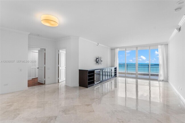Photo - 808 Brickell Key Dr Unidad 3002
