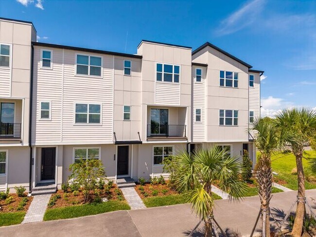 Modern 3-Bedroom 3.5-Bath Townhome with EV Charger, Smart Home Features, 2-Car Garage & Resort-St...