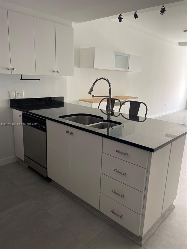 Photo - 1712 SW 2nd Ave Unit PH7/807
