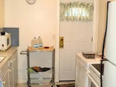 Photo - 400 Lebeau St