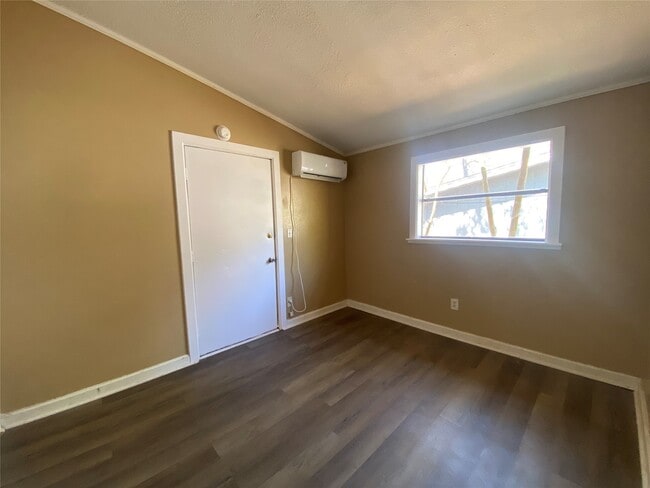 Building Photo - 28613 Netawake Ct