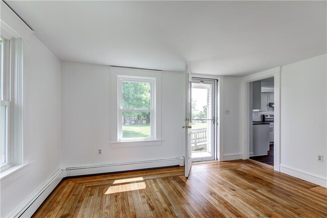 Photo - 44 Paquins Ln