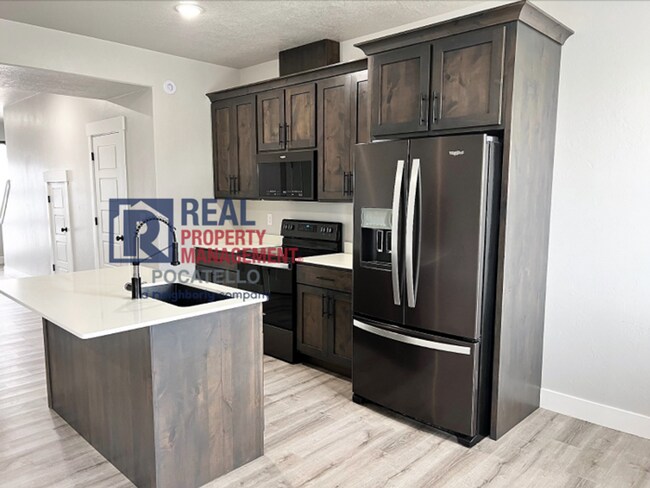 Photo - 3 Bedroom 2.5 Bathroom Town Home - 1 Car Garage