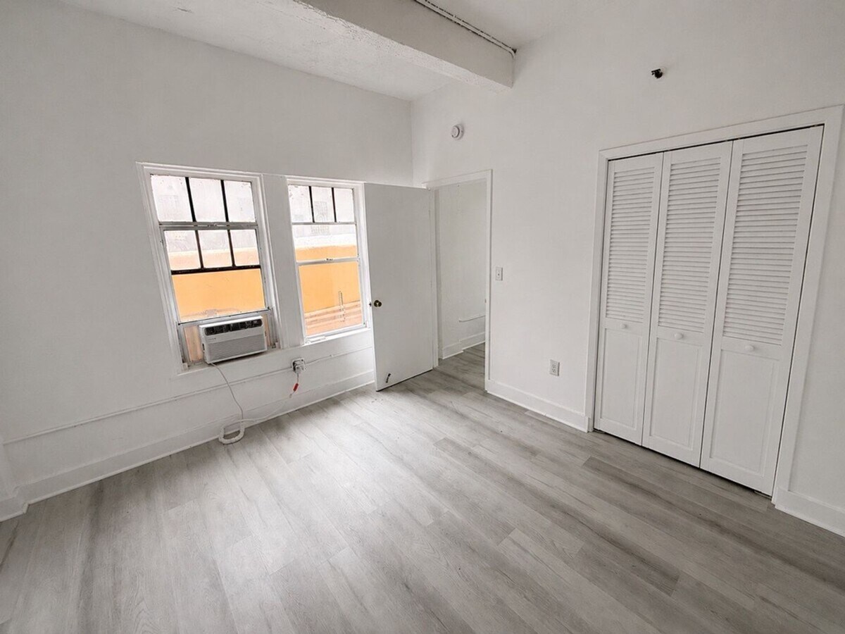 Photo - 237 23rd St Unidad 304