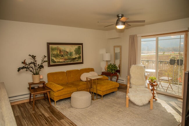 Photo - 3950 Sunnyside Dr W