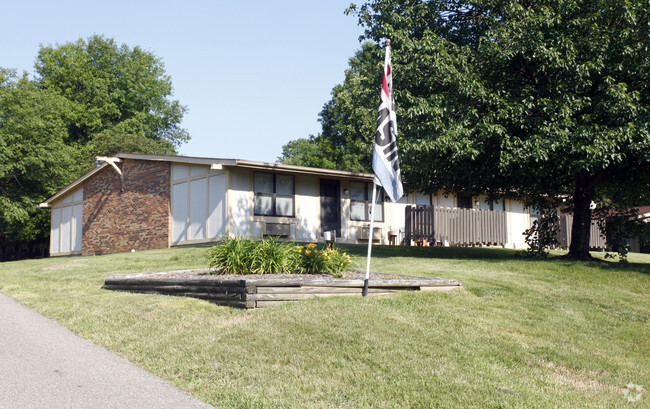 Arbors of Cortland, Howland - Arbors of Cortland, Howland Apartments