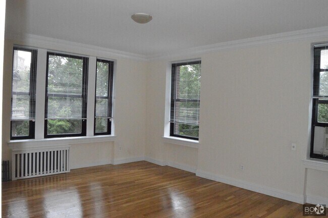 Building Photo - 200 Riverside Dr Unit 5B Rental