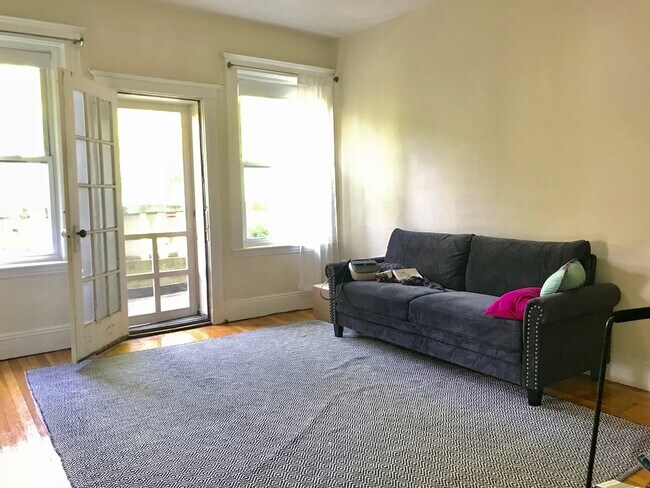 Building Photo - 9 Egremont Rd