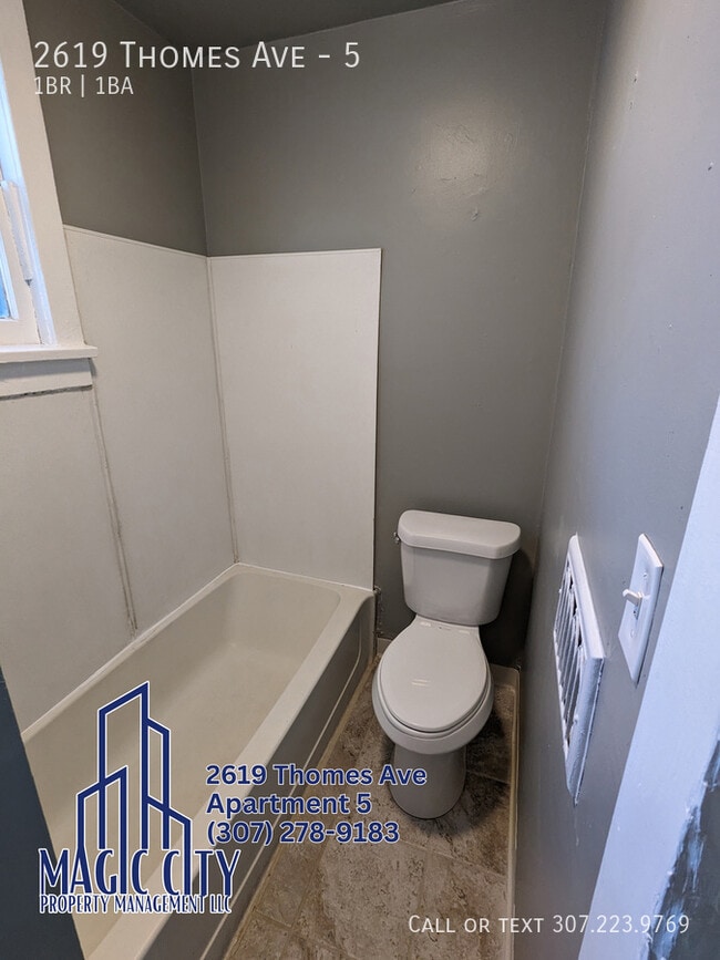 Photo - 2619 Thomes Ave Unit 5