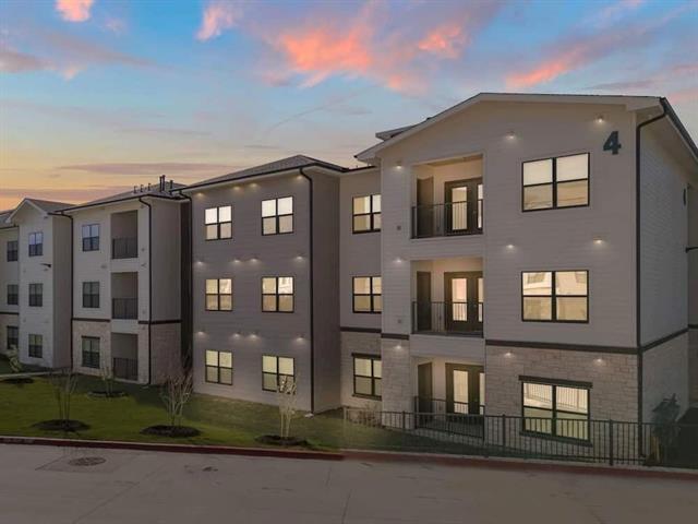 Building Photo - 4835 E Yager Ln Unit 6302