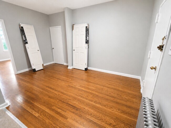 Photo - 383 Clifton Ave Unit R1