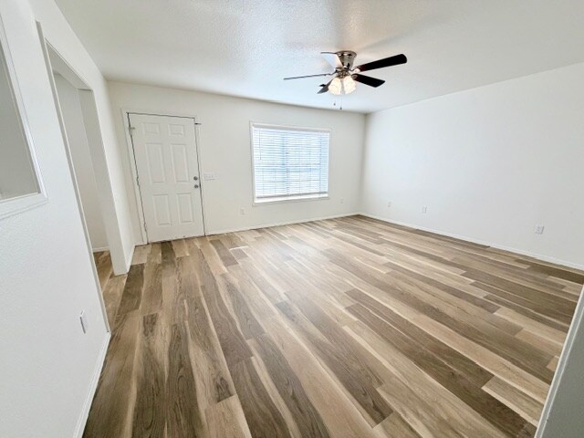 Photo - 506 Cormay Ct Unidad B