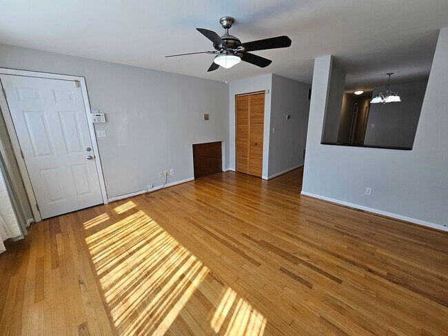 Photo - 1140 W Barry Ave Unit # 01