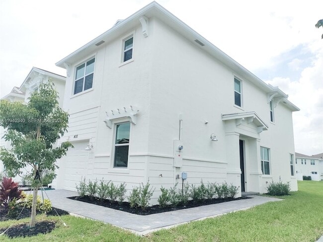 Photo - 400 SE Crossoak Ln