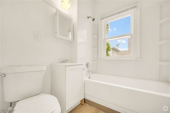 Building Photo - 3381 E 143rd St Unit 3 Rental