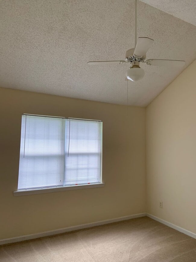Photo - 188 Williams St