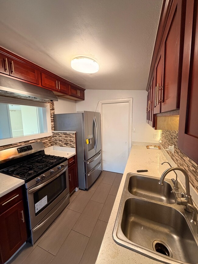 Photo - 4444 Millard Ave