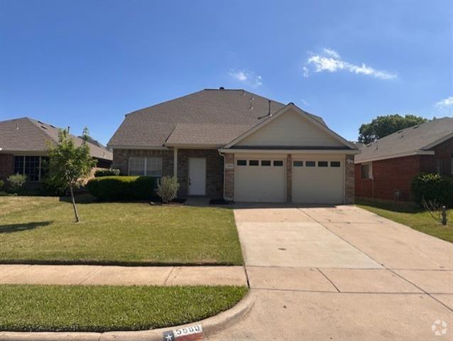 Building Photo - 5880 Crestview Dr Rental
