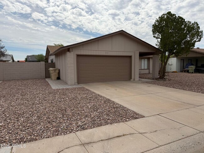 Photo - 10021 N 47th Dr