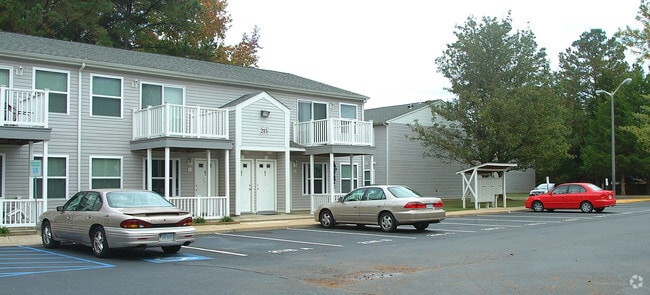 Photo - Laurel Woods