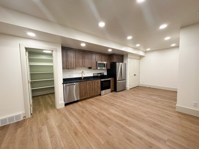 Photo - 3186 N Jones St