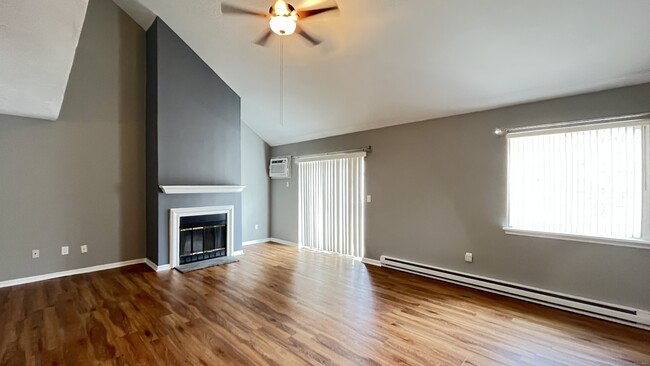 Photo - 136 Pembroke Rd Condo Unit 9-80