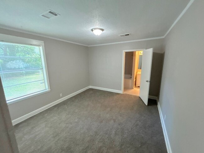 Photo - 1018 McEvers Cir