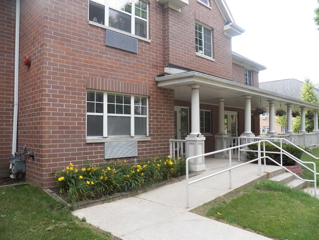 Maurice S. Surlow Senior Residence - Maurice S. Surlow Senior Residence Apartamentos