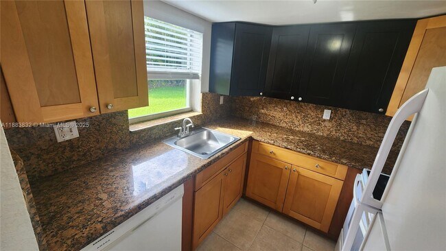 Photo - 3090 Coral Springs Dr Unit 2