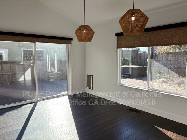 Photo - 104 Banff Way