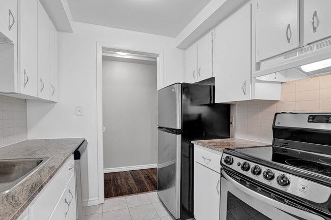 Building Photo - 24 Union St