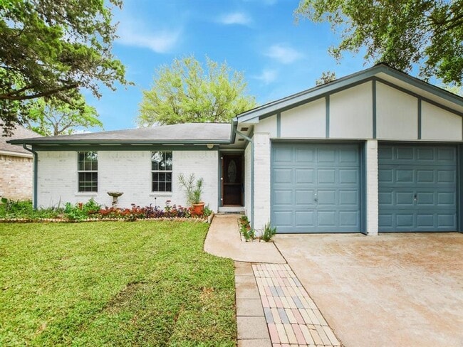 Photo - 2528 Village Cir Dr