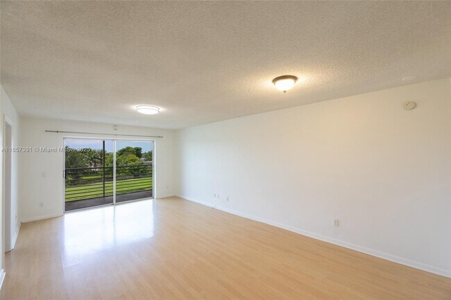 Building Photo - 2471 SW 82nd Ave Unit 308 Rental