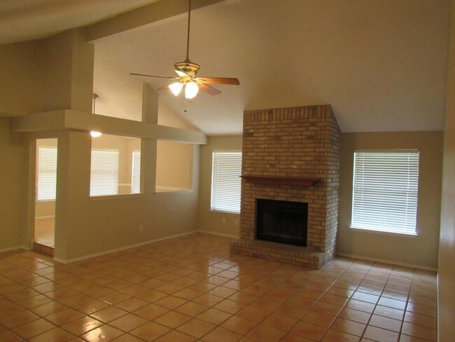 Photo - 3 Bedroom in Encino Park!