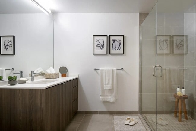 Building Photo - 3098 W Kyne St Unit 112