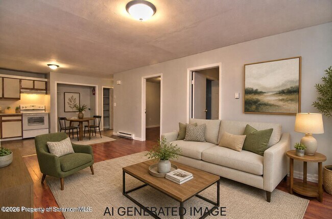 Photo - 1418 N Main St