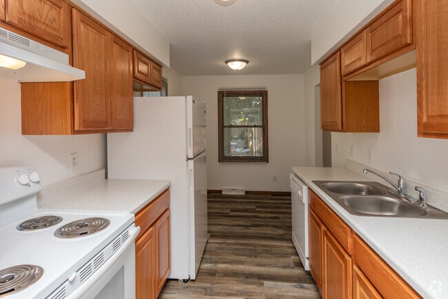 3BR, 1.5BA - 1,300SF
