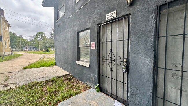 Photo - 2821 Moncrief Rd Unit 1