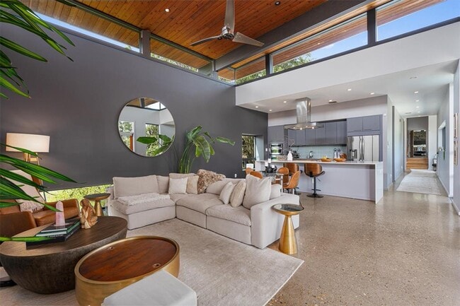 Photo - 1302 Socorro Dr